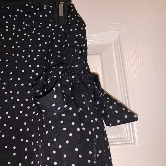 Elegant Black and White Women's High Low Skirt - Picture 5 of 7